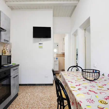 Casa Perla Vicino Al Mare * Massa (Tuscany)
